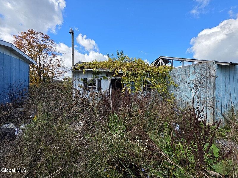 3rd image of 15681 Archer Road