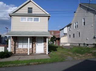 31 Apple St, Glen Lyon, PA 18617