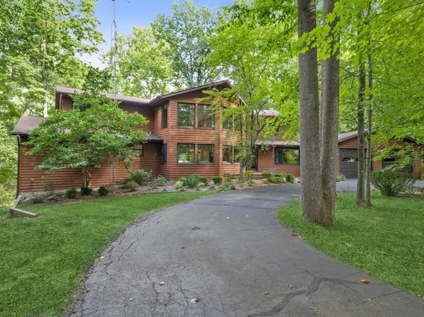 13698 Pardee Rd, Sawyer, MI 49125