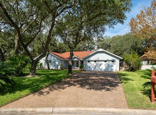 216 Marion Dr, Rockport, TX 78382