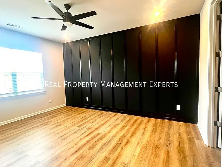3162 Hutton Gardens Ln — Photo 8