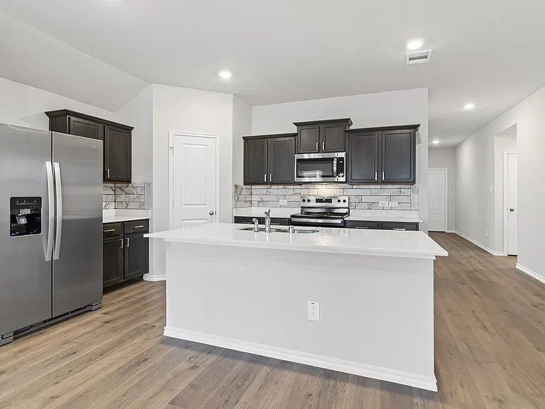 13197 Enclave Pkwy — Photo 9