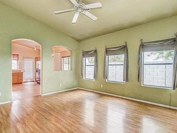 3rd image of 916 S Tucana Ln
