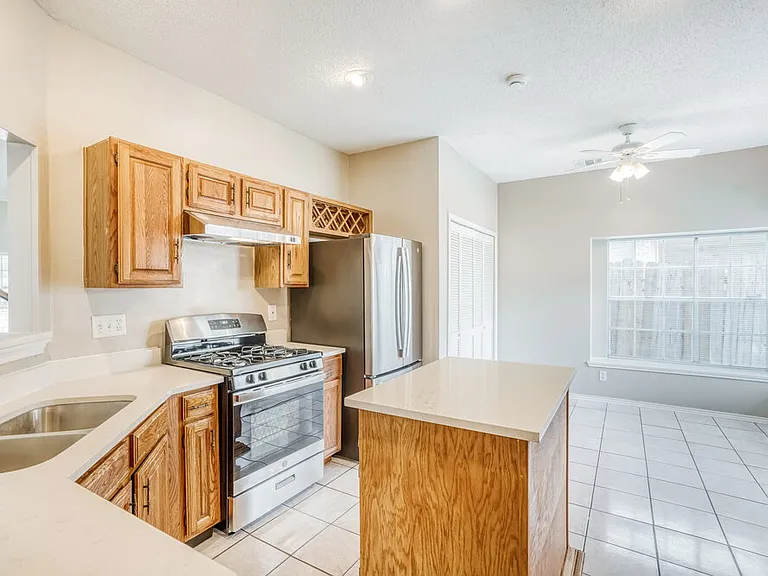 6018 Fern Hollow Ct — Photo 9