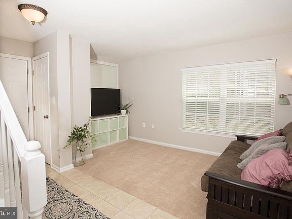 Ground Floor Entry- Rec Room  w full windows