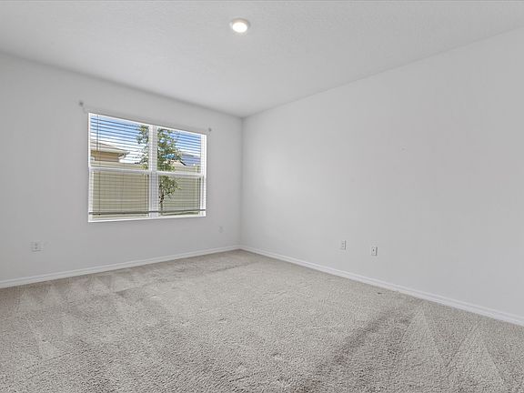 4th image of 523B Boardwalk Ave