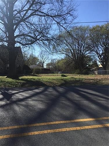 2nd image of 503 Bella Vista Rd