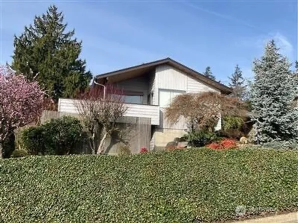 21025 6th Avenue S, Des Moines, WA 98198