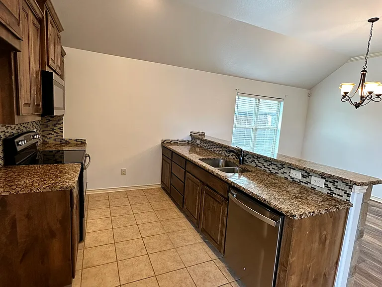 715 Denali Ct — Photo 10