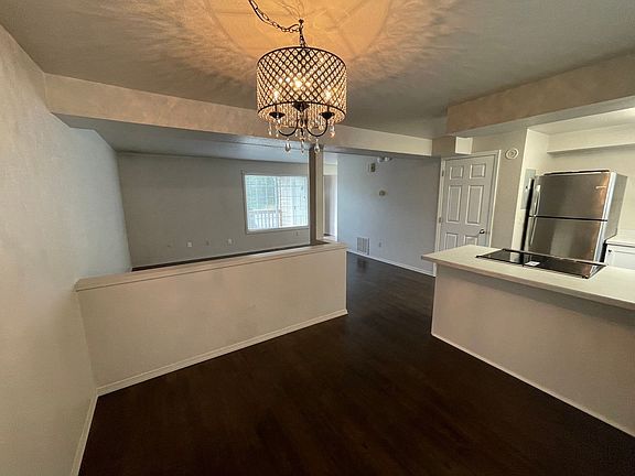 2nd image of 1573 Whispering Pines Dr APT B