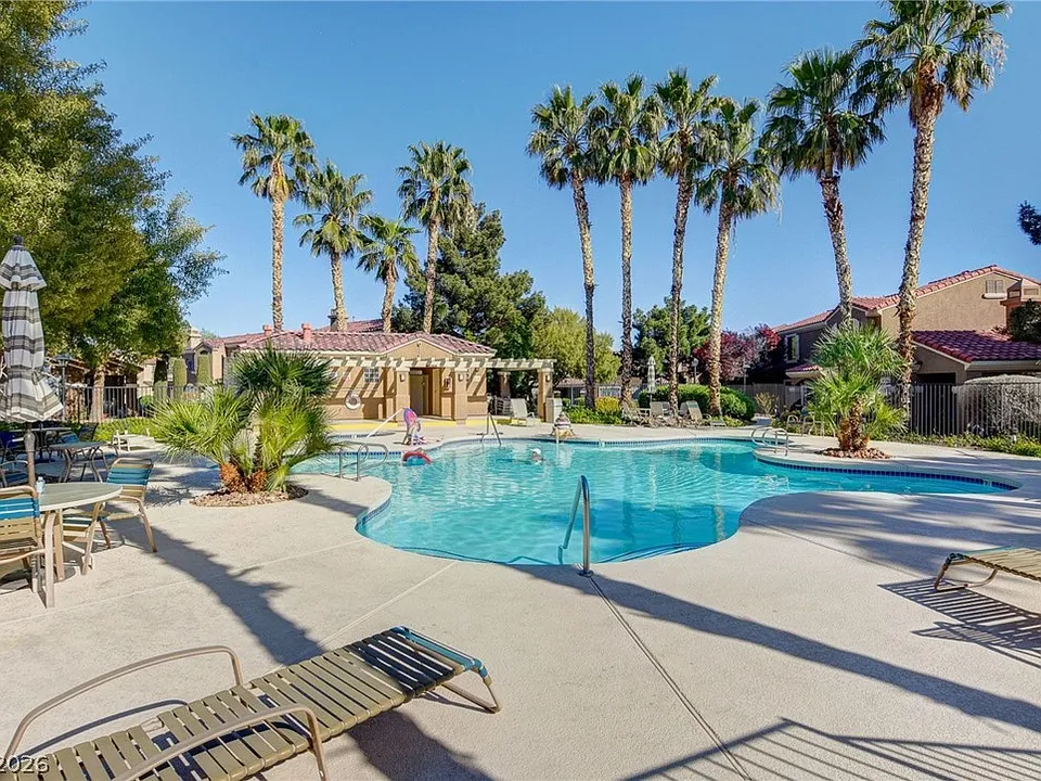 7275 Diamond Canyon Ln #103
