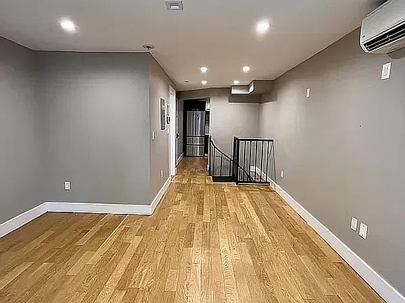 4th image of 1087 Madison St #1J