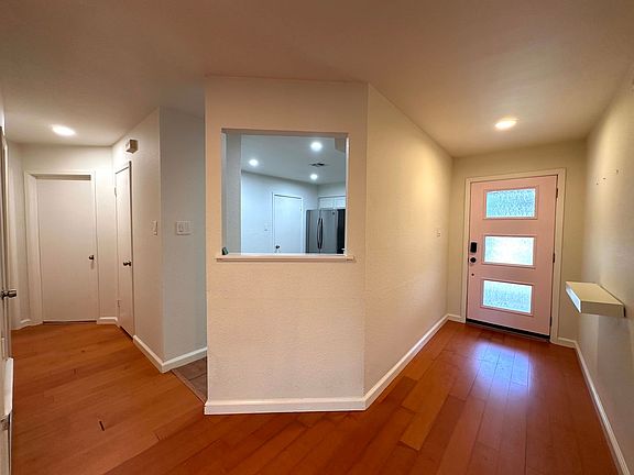 5th image of 2711 Wilcrest Dr