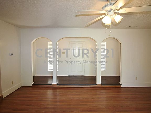 2nd image of 129 Cloudcrest Dr