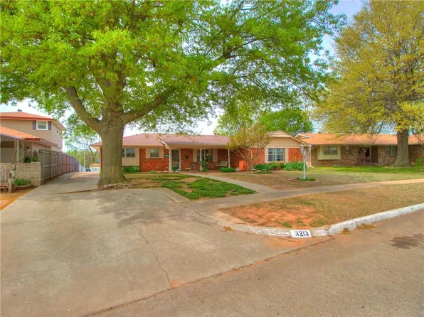 3213 Hilltop Rd, Midwest City, OK 73110