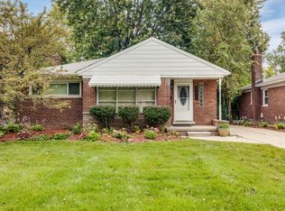 20615 Woodland St, Harper Woods, MI 48225