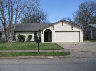 4321 S Elm St, Broken Arrow, OK 74011