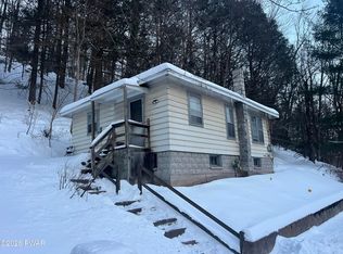 40 Watts Hill Rd, Honesdale, PA 18431