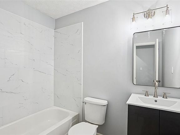 5th image of 6430 Oakleaf Way