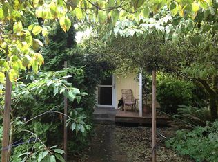 7052 19th Ave NE, Seattle, WA 98115