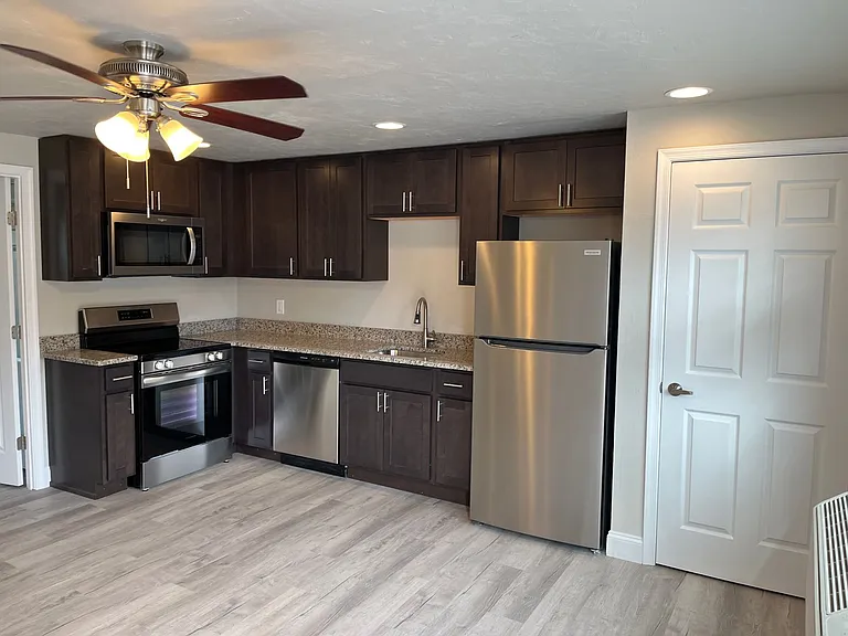 Salem Run Apartments - Phase 1 — Photo 18