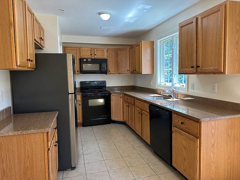 525 Water St #2 — Photo 11