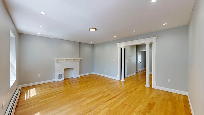 Rented by Bond New York | media 4