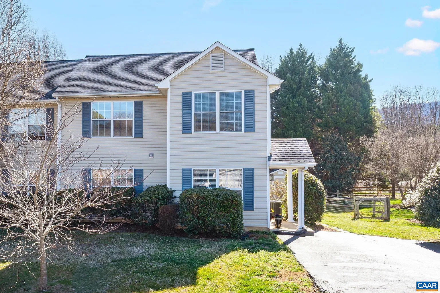 177 Buttercup Ln photo 1