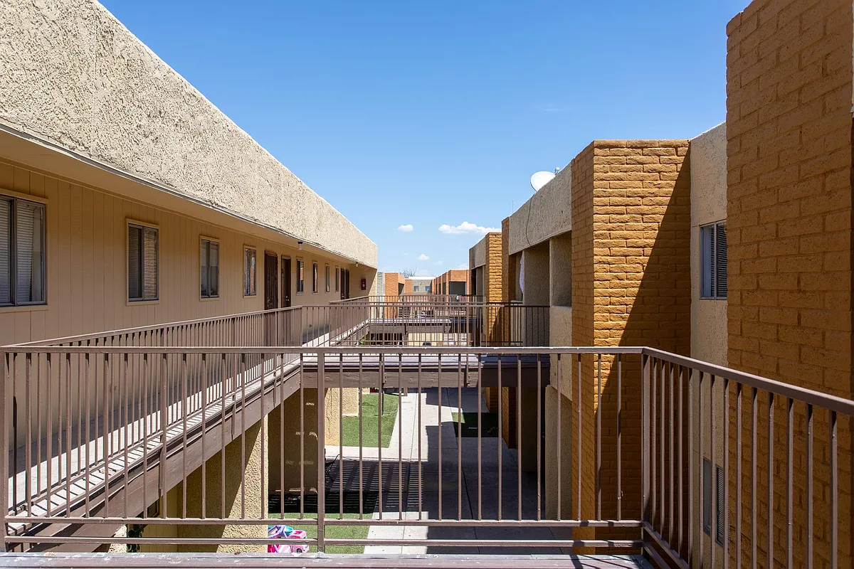 Building Photo - Mountain Ridge Apartments