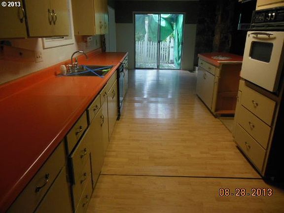 2nd image of 2033 W 12th Private St