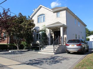 15 Pacific Ave, Staten Island, NY 10312