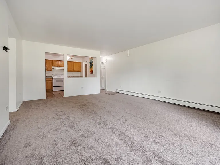 2214 S Goebbert Rd #178 — Photo 8