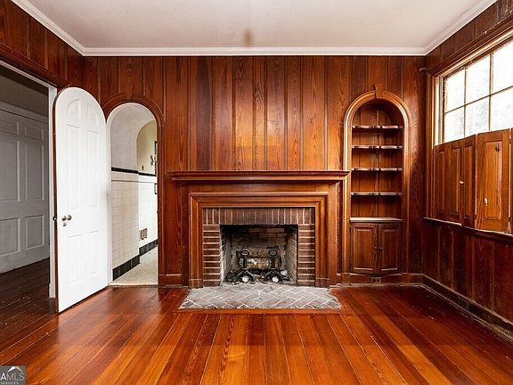 5th image of 8 Old Chestnut St