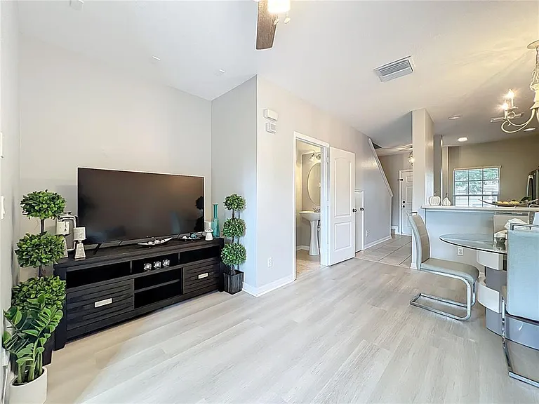 3309 Wilshire Way Rd #3 — Photo 16