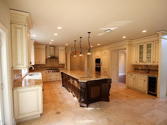 2nd image of 808 Gate House Dr