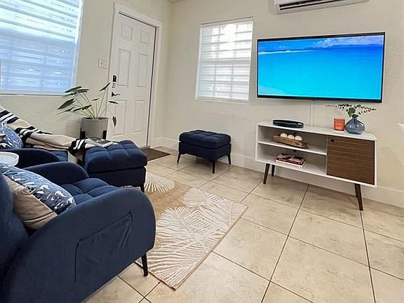 3rd image of 1501 SW 24th St #4
