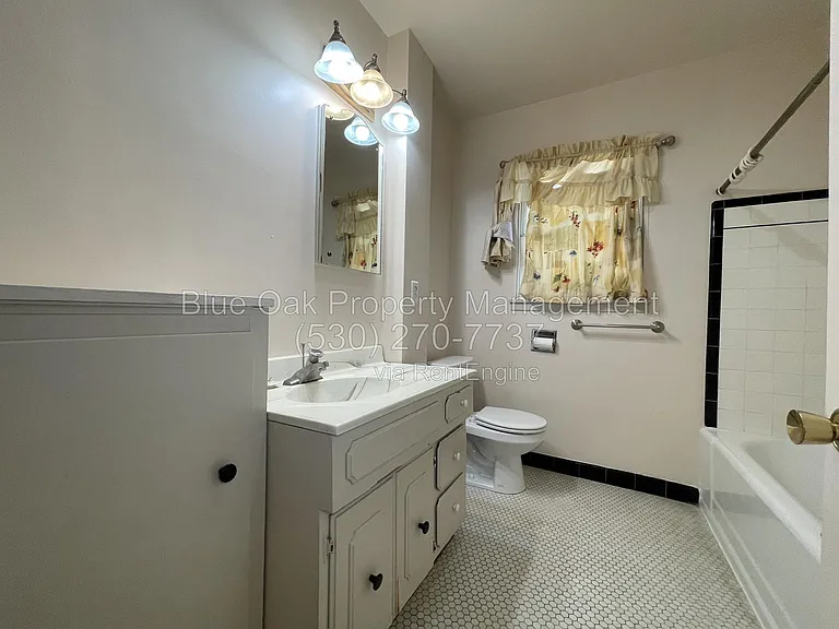 396 E 1st Ave — Photo 10