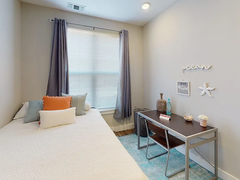 The-Quarters-Bloomington-4-BED-4-BATH-Bedroom-7
