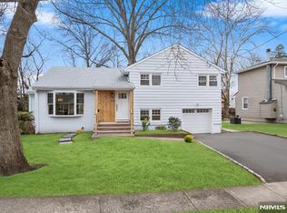 4 Pine Ave, Fair Lawn, NJ 07410