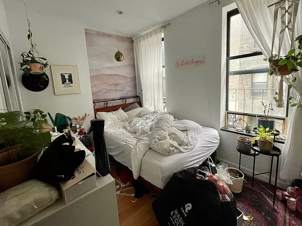 1st image of 138 Orchard St APT 5