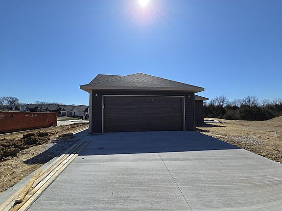 4th image of 3200 Ravello Dr