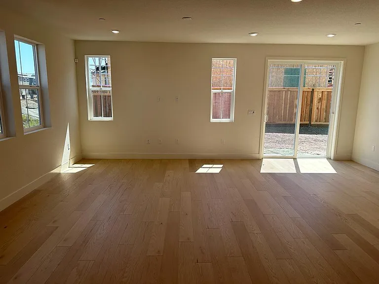 2352 Boulware Ct — Photo 3