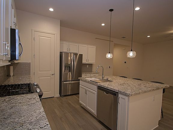 5th image of 2110 Portneuf Dr
