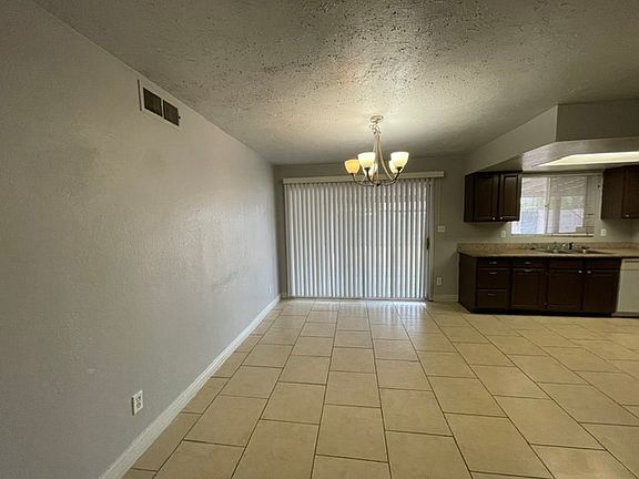 5th image of 626 E Jahns Pl