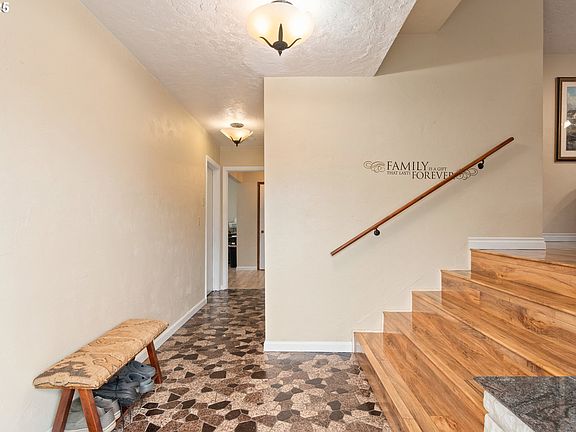 2nd image of 2746 Harlow Rd