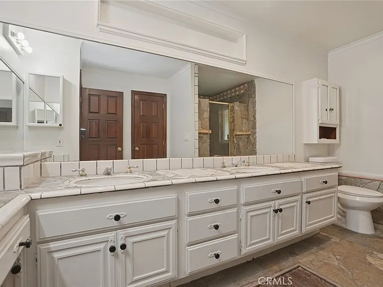 16682 Oakhurst Cir — Photo 41