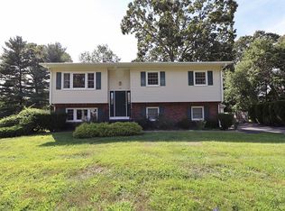 127 Sleepy Hollow Ln, Congers, NY 10920