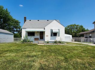 27930 Manhattan St, Saint Clair Shores, MI 48081