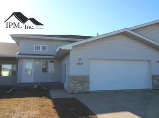 3414 10th St SW, Minot, ND 58701