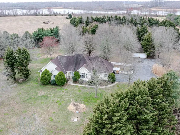 812 Taylors Bridge Rd, Townsend, DE 19734